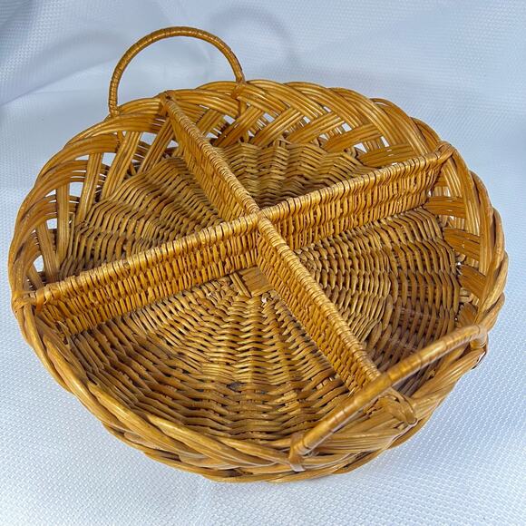 Vintage 13" Round Divided Woven Wicker Tray Basket With Handles Serving Decor - Picture 5 of 10